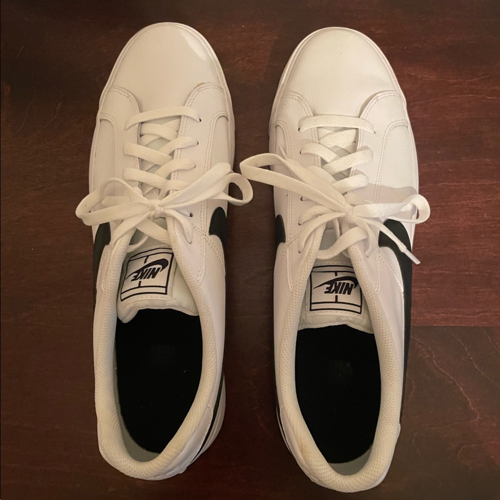 Nike Low Blazers